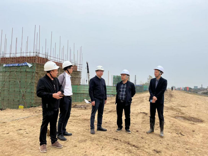 湖南軌道礦業(yè)發(fā)展有限公司李劍一行赴沅江市機制砂和砂石集散中心建設項目考察交流